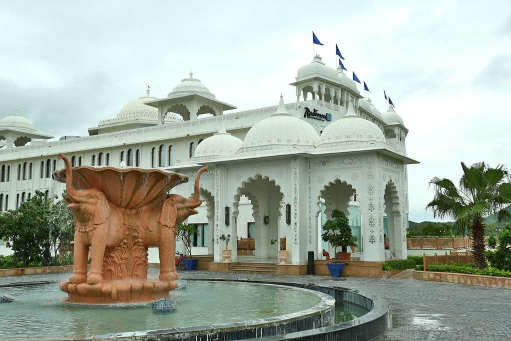 Radisson Blu Udaipur Palace Resort & Spa Luaran gambar