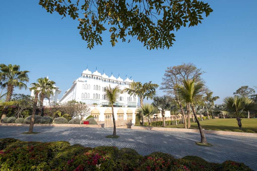 Radisson Blu Udaipur Palace Resort & Spa Luaran gambar